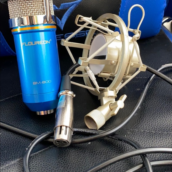 Floureon mic with chord - Picture 3 of 3